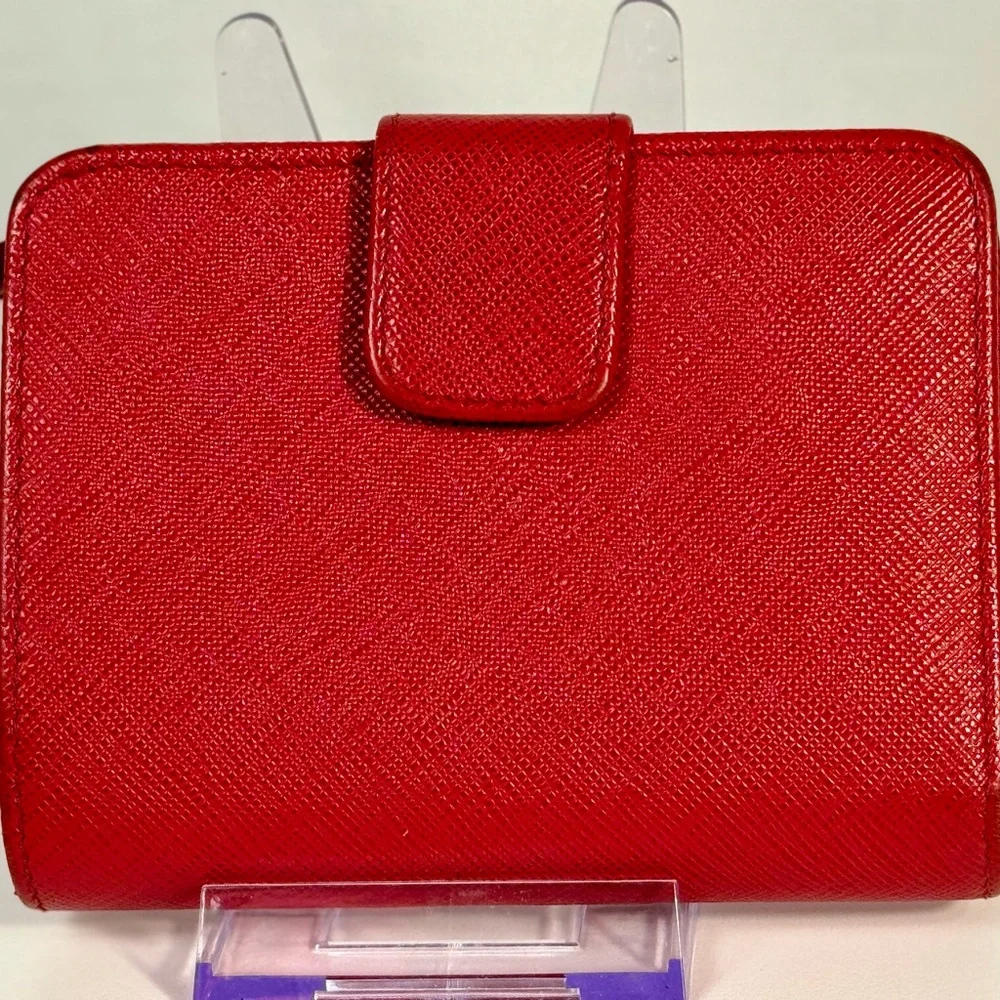PRADA Saffiano Bifold Wallet  EUC no callouts‎